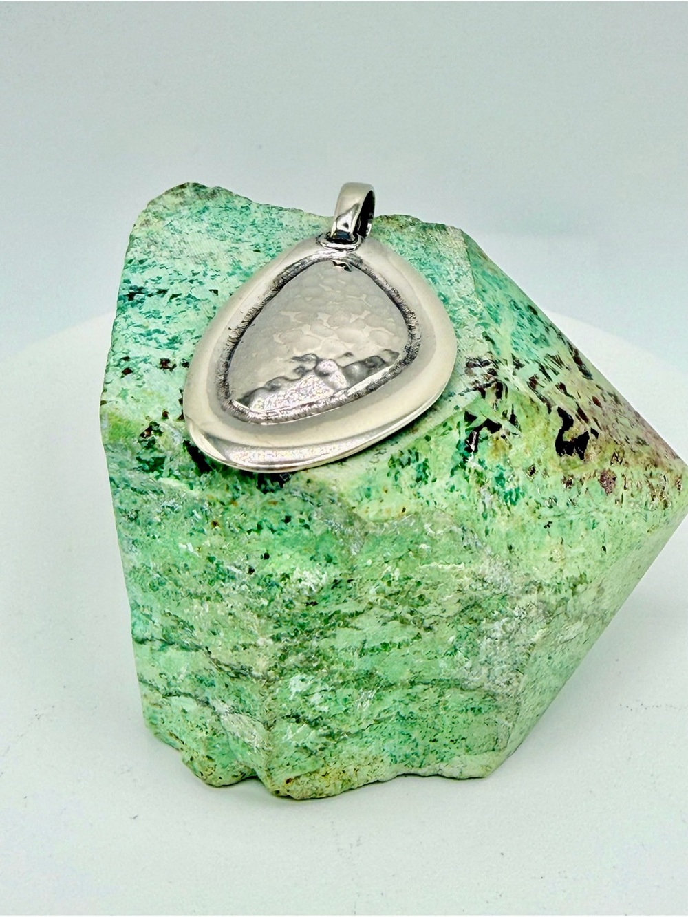 Silpada Vintage HTF Hammered Sterling Silver Asymmetrical Pendant